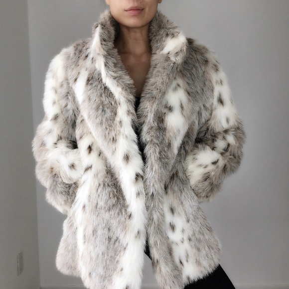 Vintage Jackets & Blazers - VINTAGE FAUX FUR COAT